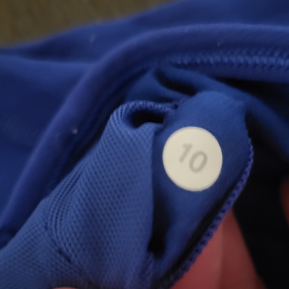 Lululemon tank top bundle~medium 8/10. - Picture 10 of 16